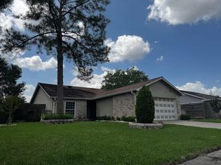 10119 Towne Mist Drive, Sugar Land, TX 77498