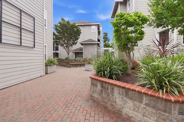 1982 W Bayshore Road 237, East Palo Alto, CA 94303