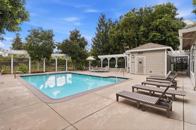 1982 W Bayshore Road 237, East Palo Alto, CA 94303