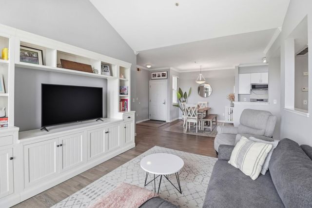 1982 W Bayshore Road 237, East Palo Alto, CA 94303