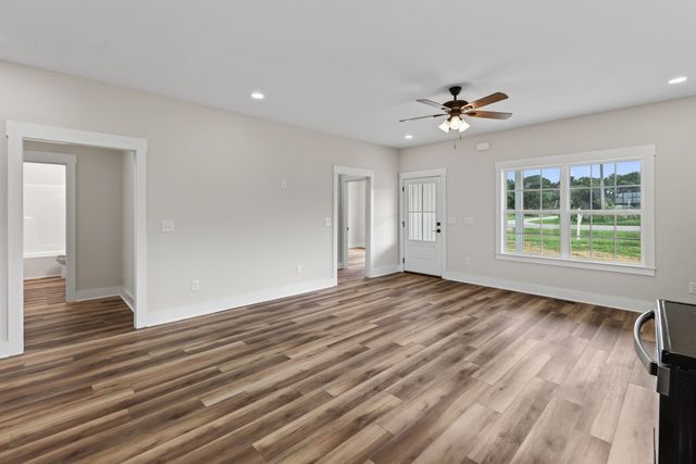 3607 Greenhaw Rd, Decherd, TN 37324
