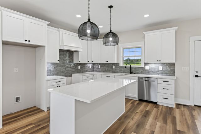 3607 Greenhaw Rd, Decherd, TN 37324