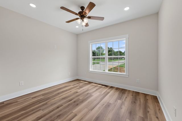 3607 Greenhaw Rd, Decherd, TN 37324
