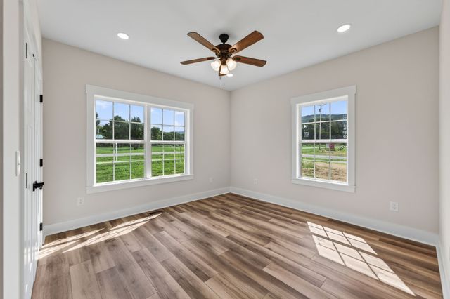 3607 Greenhaw Rd, Decherd, TN 37324