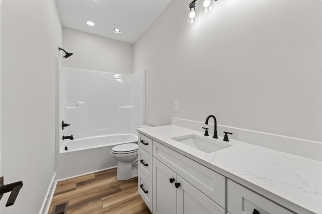 3607 Greenhaw Rd, Decherd, TN 37324