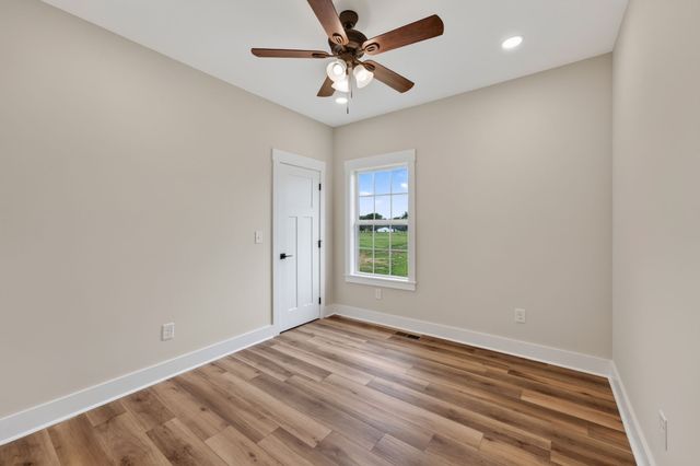 3607 Greenhaw Rd, Decherd, TN 37324