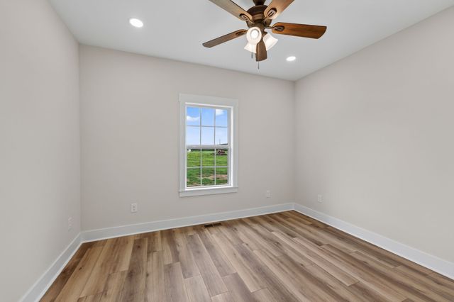 3607 Greenhaw Rd, Decherd, TN 37324