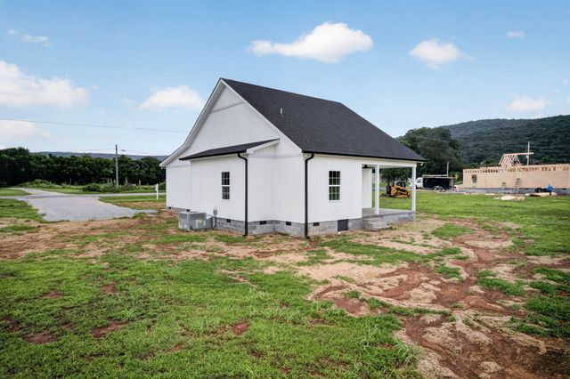 3607 Greenhaw Rd, Decherd, TN 37324