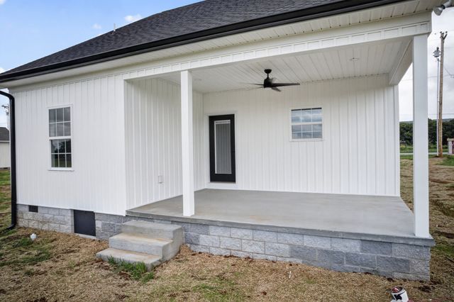 3607 Greenhaw Rd, Decherd, TN 37324
