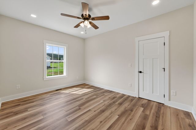 3607 Greenhaw Rd, Decherd, TN 37324