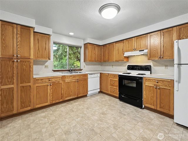 1712 Olympia Avenue SE, Renton, WA 98058