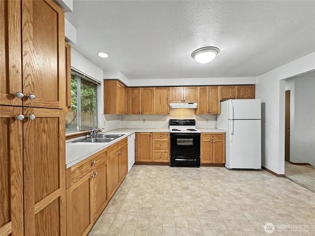 1712 Olympia Avenue SE, Renton, WA 98058
