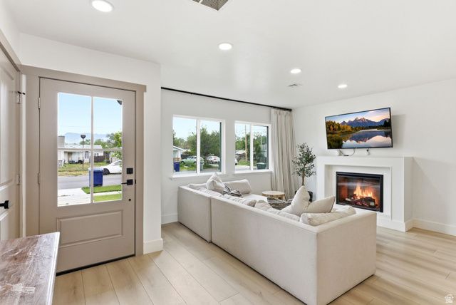 950 S GLENDALE ST, Salt Lake City, UT 84104