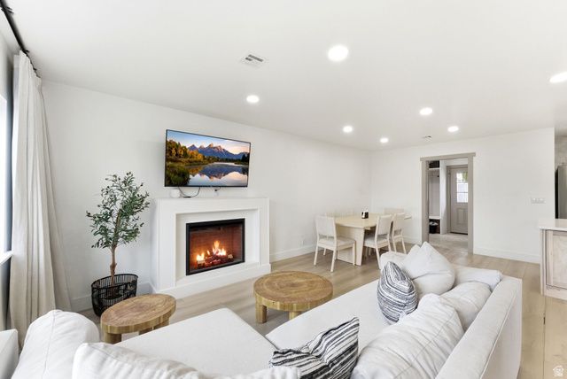 950 S GLENDALE ST, Salt Lake City, UT 84104