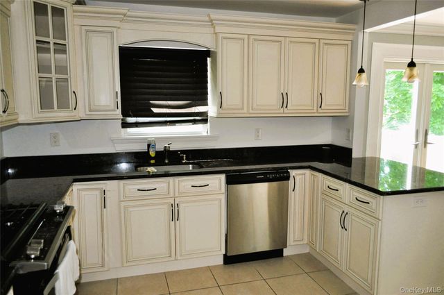 17 Circle Drive E, Patchogue, NY 11772