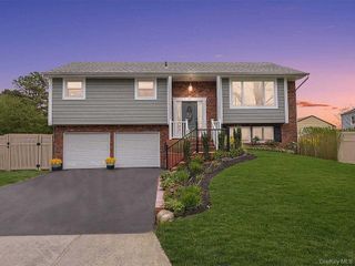 17 Circle Drive E, Patchogue, NY 11772