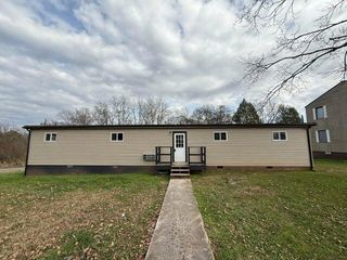 232 W Legion Circle, Pikeville, TN 37367