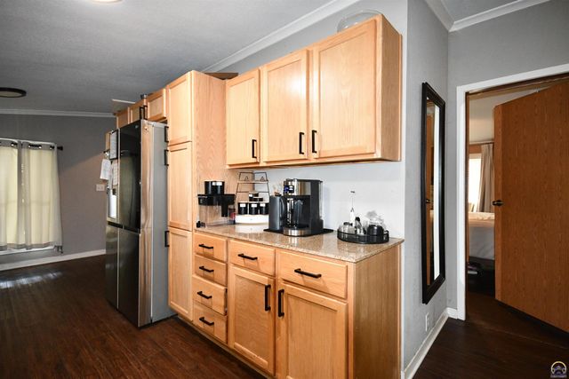 735 NE Winfield AVE, Topeka, KS 66616