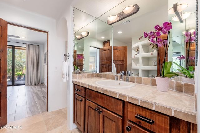 10958 E SUTHERLAND Way, Scottsdale, AZ 85262