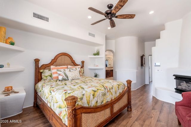 10958 E SUTHERLAND Way, Scottsdale, AZ 85262