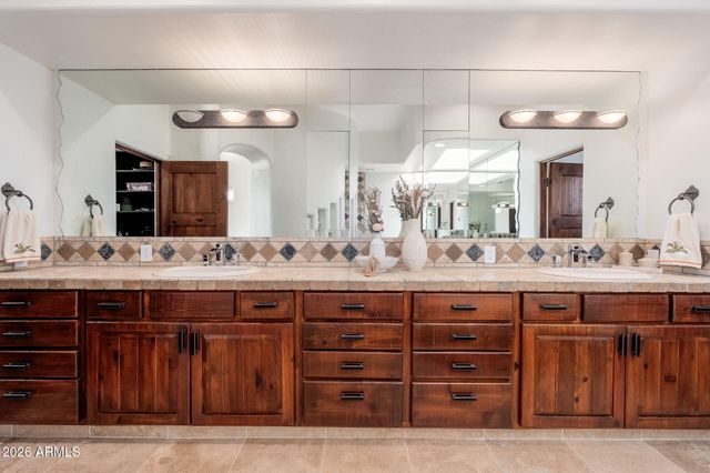 10958 E SUTHERLAND Way, Scottsdale, AZ 85262