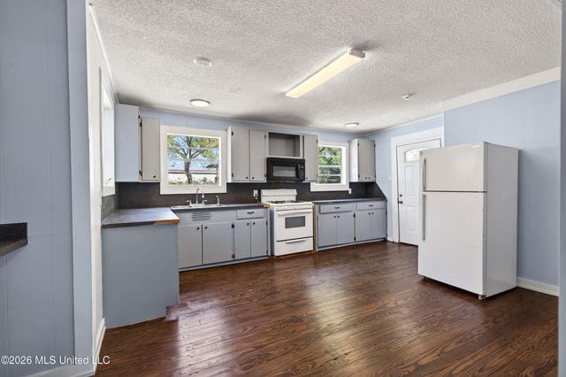 612 N Wright Avenue, Long Beach, MS 39560