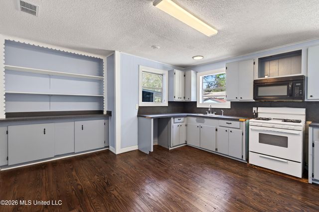 612 N Wright Avenue, Long Beach, MS 39560