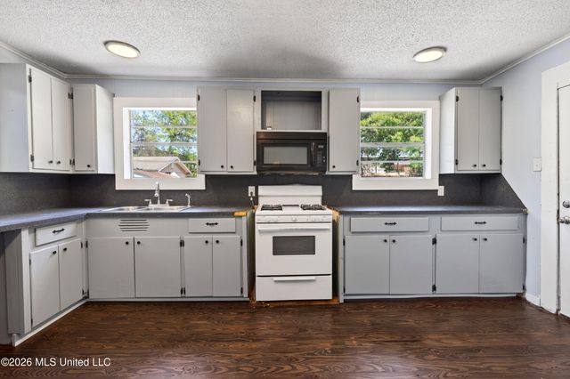 612 N Wright Avenue, Long Beach, MS 39560