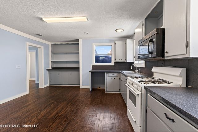 612 N Wright Avenue, Long Beach, MS 39560