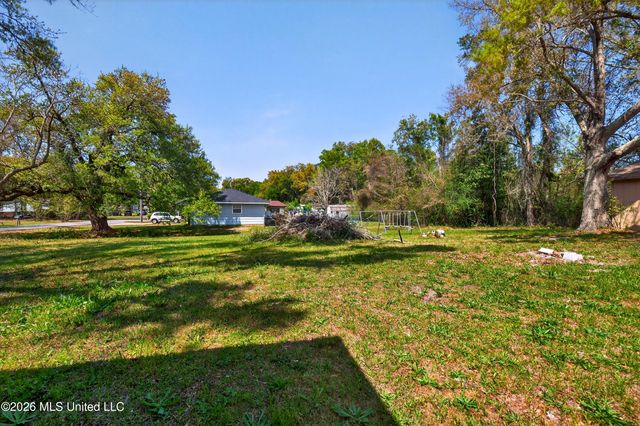 612 N Wright Avenue, Long Beach, MS 39560