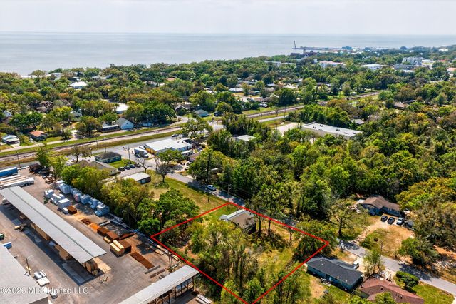 612 N Wright Avenue, Long Beach, MS 39560