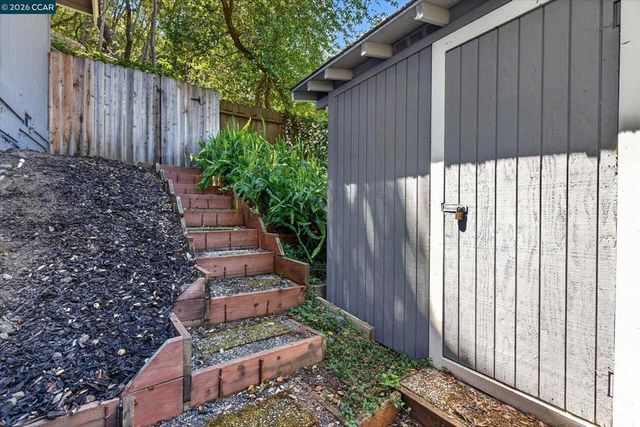 499 Silverado Dr, Lafayette, CA 94549