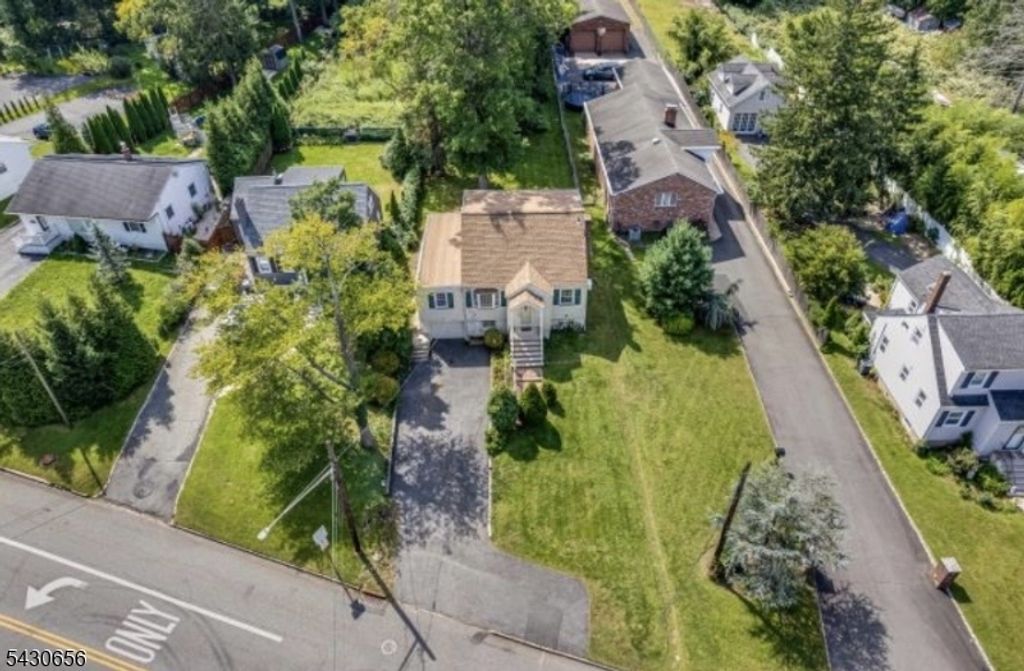 495 Eagle Rock Ave, Roseland Boro, NJ 07068 — photo 2