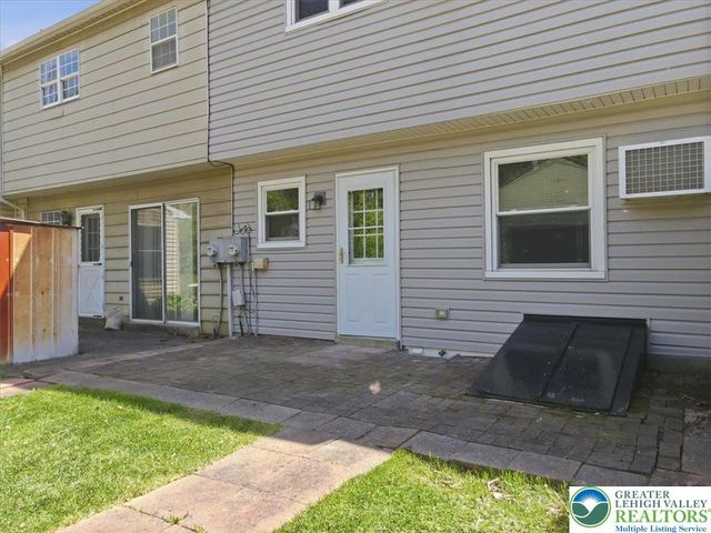 21 Madison Lane, Whitehall Twp, PA 18052