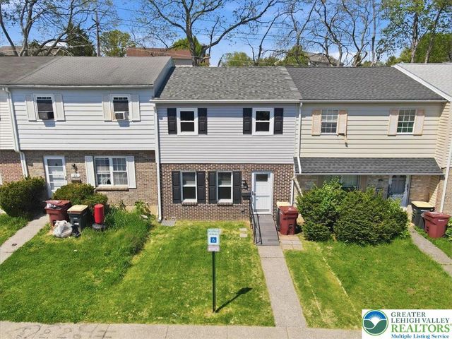 21 Madison Lane, Whitehall Twp, PA 18052
