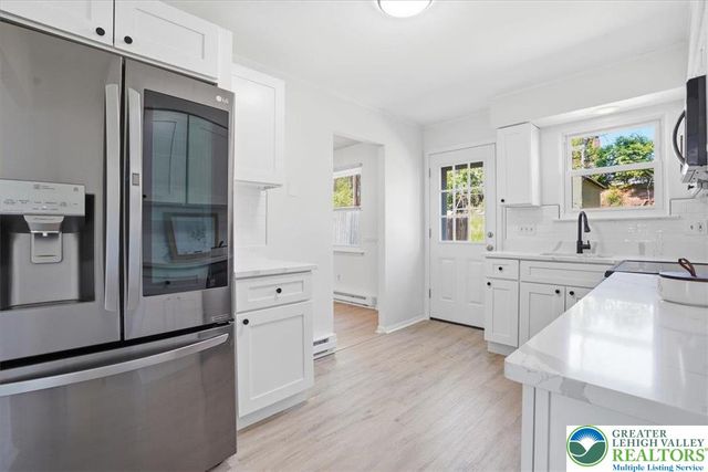 21 Madison Lane, Whitehall Twp, PA 18052