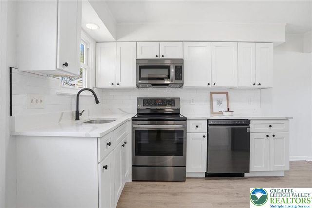 21 Madison Lane, Whitehall Twp, PA 18052
