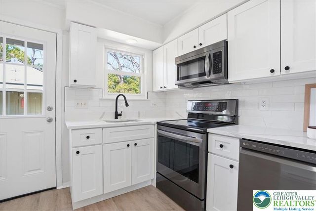 21 Madison Lane, Whitehall Twp, PA 18052