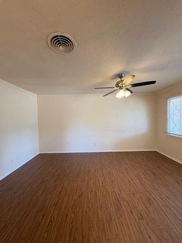 8270 Chapin Road, Fort Worth, TX 76116