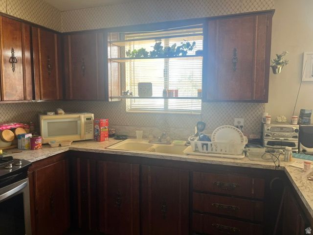 2785 W 7525 S, West Jordan, UT 84084