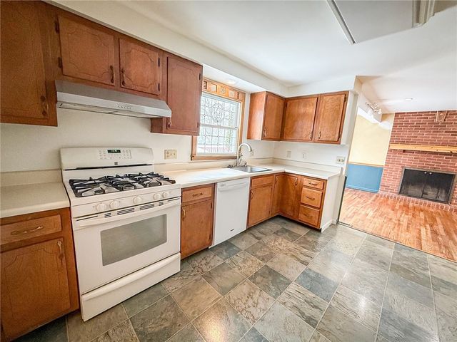 204 Bluegrass Drive, Twp Of But Se, PA 16001