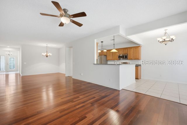 27 Candlelight Ln, Bluffton, SC 29909