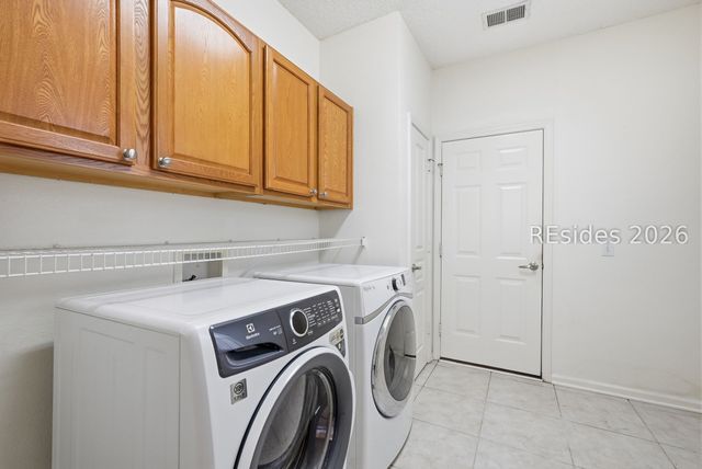 27 Candlelight Ln, Bluffton, SC 29909