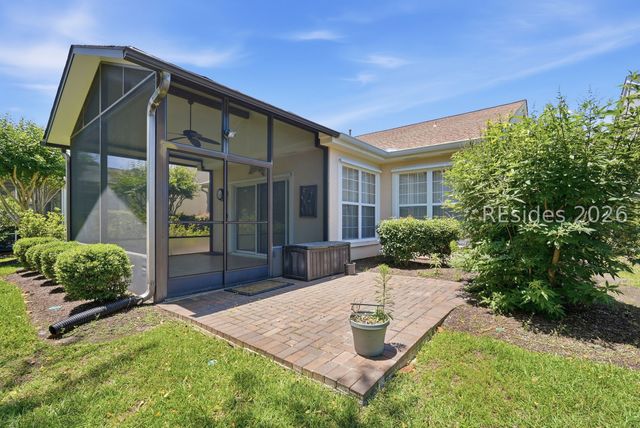 27 Candlelight Ln, Bluffton, SC 29909