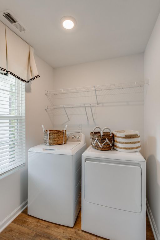 Image 12 of property listing at 109 Old Creek Court, Goose Creek, SC 29445