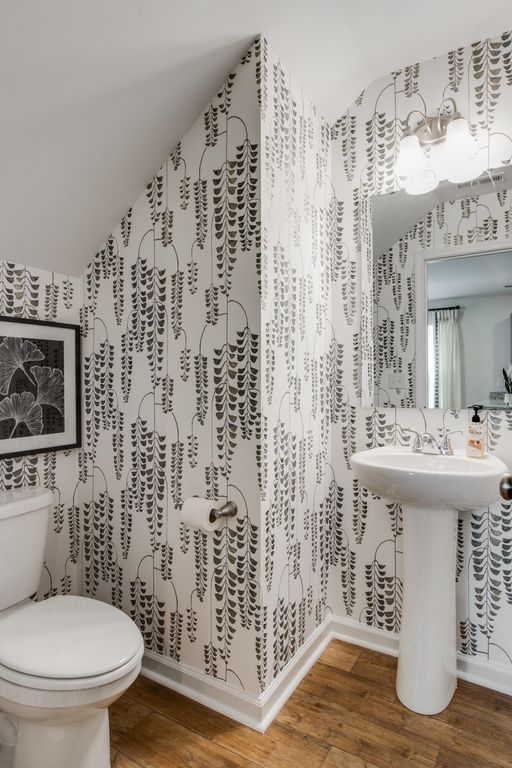 Image 13 of property listing at 109 Old Creek Court, Goose Creek, SC 29445