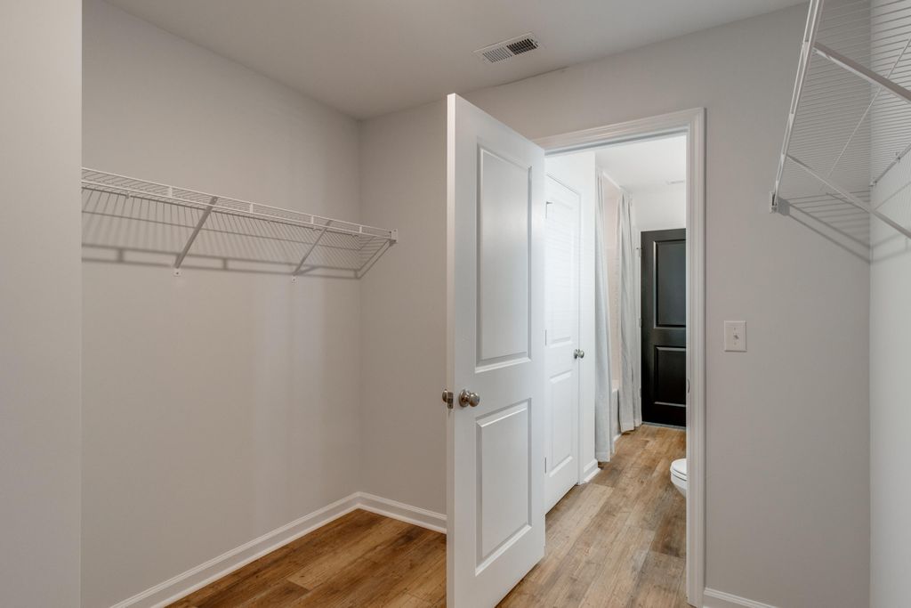 Image 18 of property listing at 109 Old Creek Court, Goose Creek, SC 29445