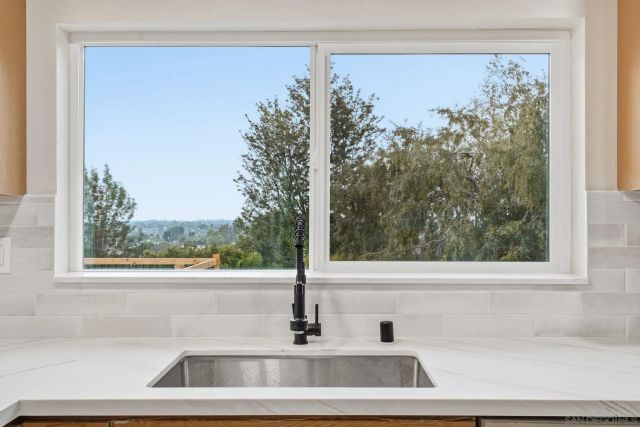 4800 Lee Ave, La Mesa, CA 91942