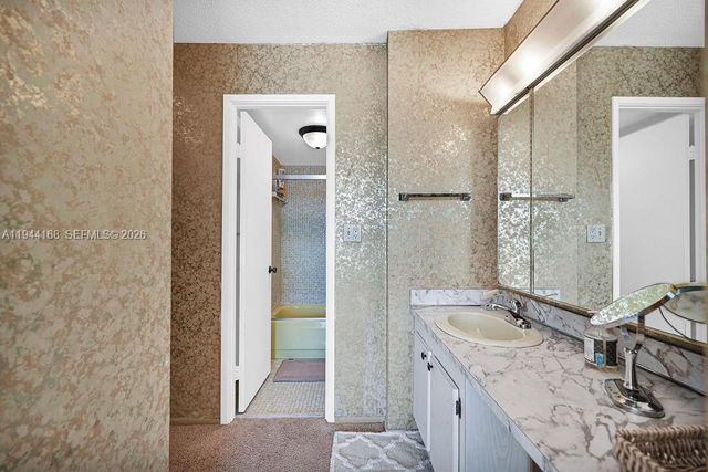 7135 Collins Ave 435, Miami Beach, FL 33141