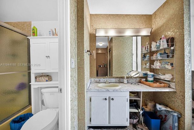 7135 Collins Ave 435, Miami Beach, FL 33141